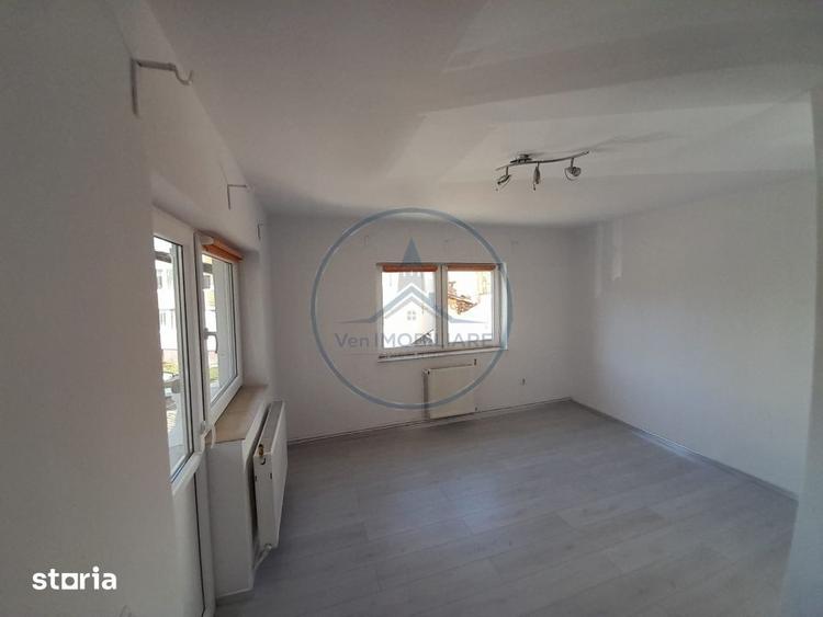 Casă cu 6 camere cu Teren 257 Mp în Independenței
