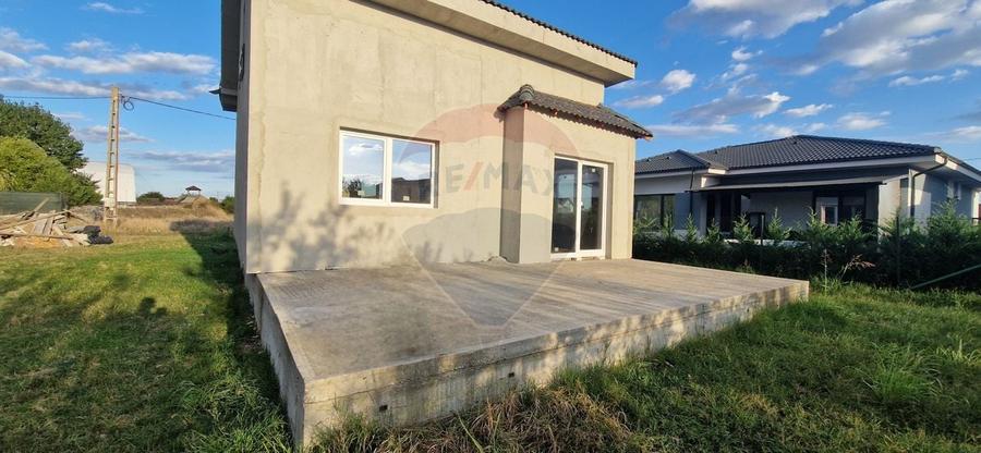 Casă individuală cu 4 camere cu Teren 397 Mp în Șofronea