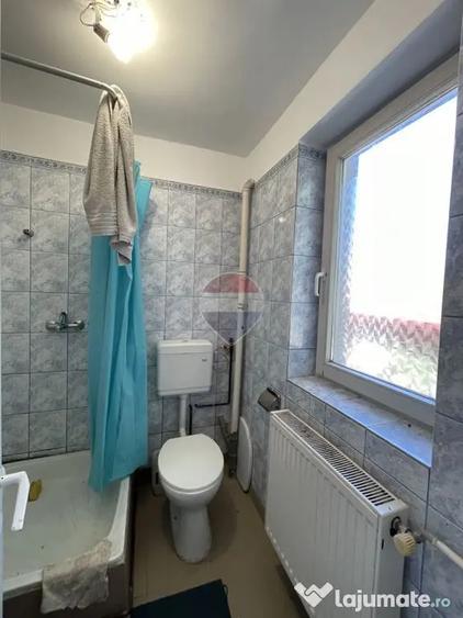 Casă cu 5 camere cu Teren 373 Mp în Jiului