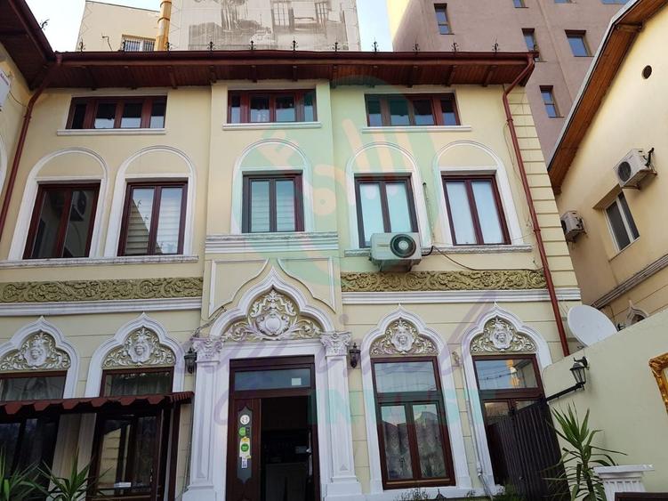 Casă individuală cu 7 camere cu Canalizare în Unirii