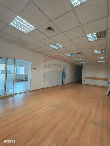Spațiu comercial, de 2,100 mp, în Valea Rosie