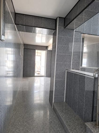 Casă individuală cu 7 camere cu Canalizare în Vest