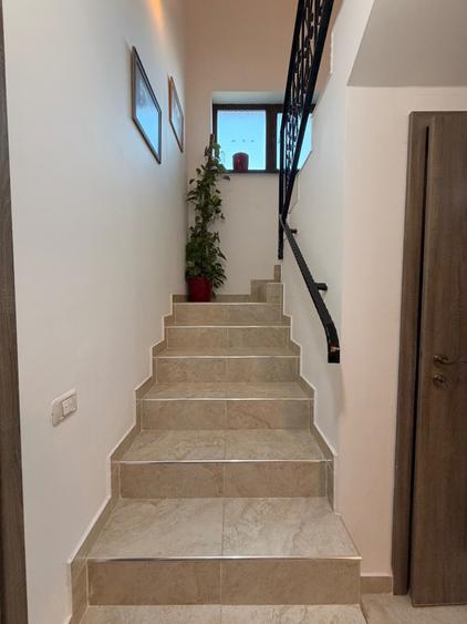 Casă individuală cu 4 camere cu Teren 385 Mp în Berceni