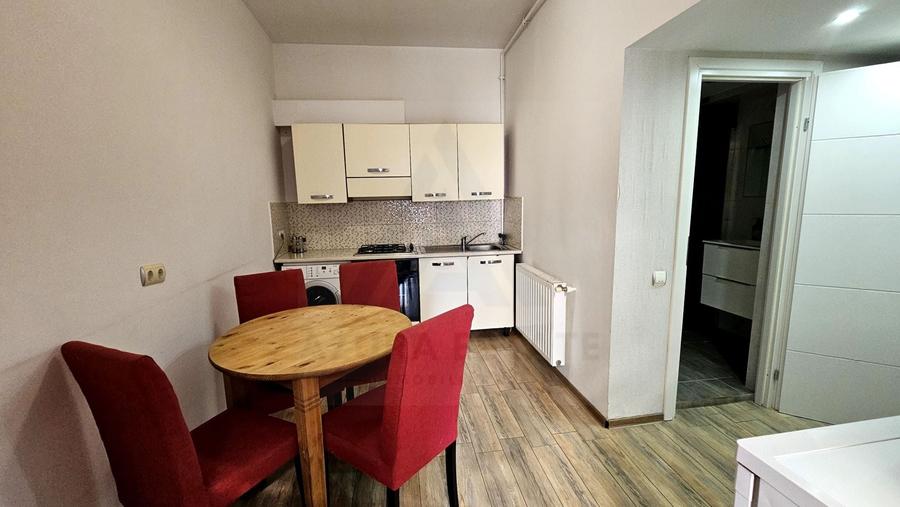 Apartament cu 2 camere nedecomandat, mobilat în Ultracentral