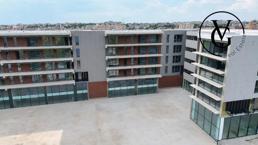 Spațiu comercial, de 750.44000244141 mp, în Inel I