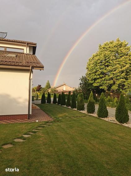 Casă cu 4 camere cu Teren 7000 Mp în Ulmi
