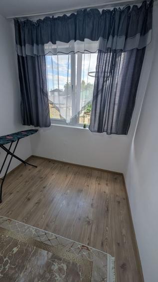Vand apartment in orasul Marasesti la etajul 1 - 6