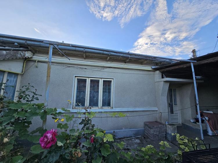 Casă cu 3 camere în Chercea