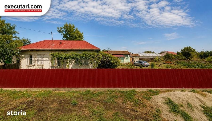 Casă cu 3 camere în Cotorca