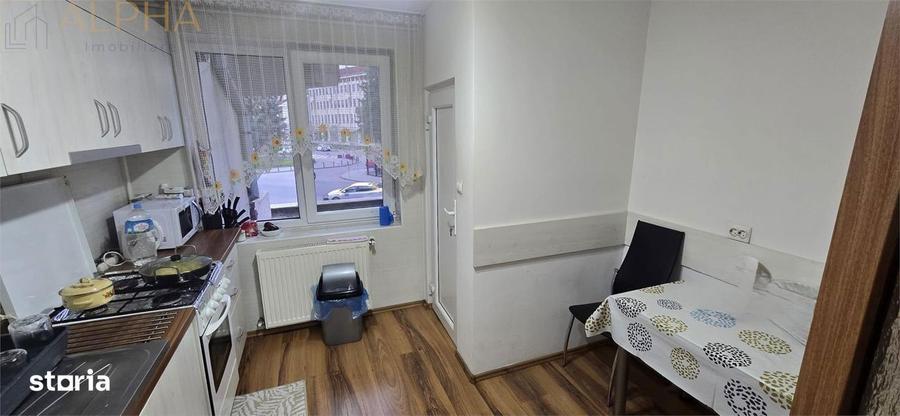 Apartament cu 3 camere în Decebal