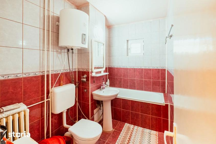 Apartament cu 3 camere decomandat, mobilat în Girocului