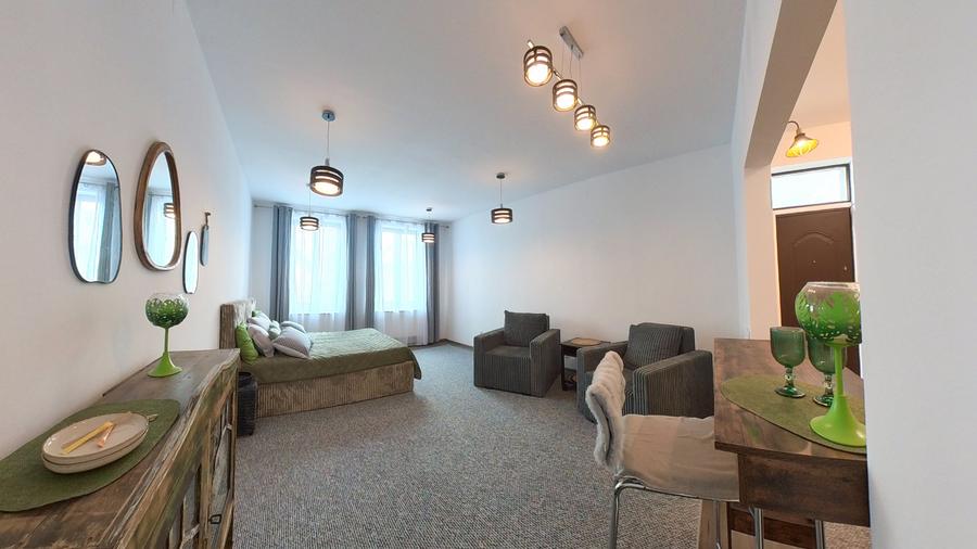 Apartament cu 3 camere decomandat în Centrul Istoric
