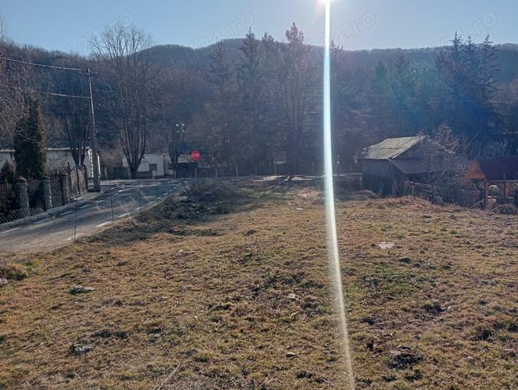 Casă cu 4 camere în Bozioru