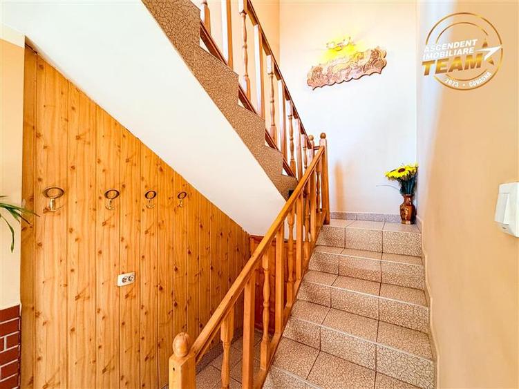 Casă individuală cu 3 camere cu Canalizare în Simeria