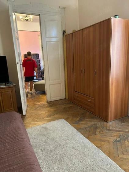 Apartament cu 5 camere decomandat în Decebal