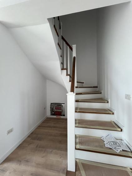 Duplex cu 4 camere cu Canalizare în Central