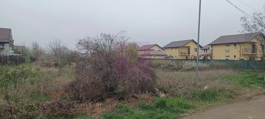 Teren de 6078 mp, în Săbăreni
