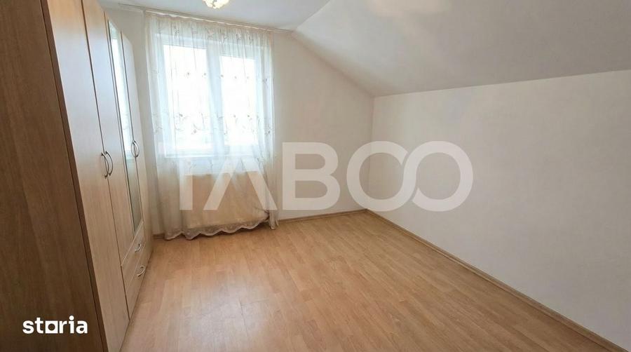 Casă cu 4 camere cu Teren 845 Mp în Roșia