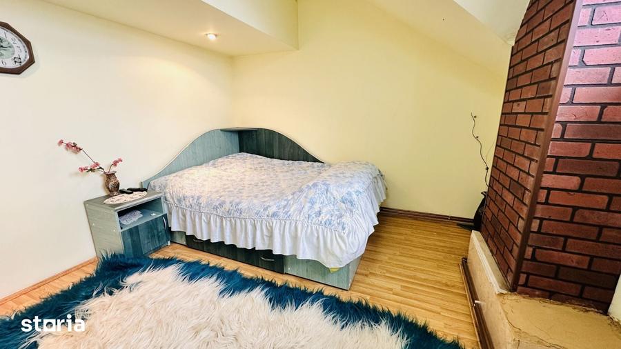 Casă cu 4 camere cu Teren 1800 Mp în Izvoarele