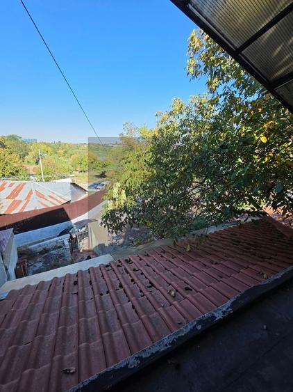 Casă individuală cu 4 camere cu Canalizare în Fundeni