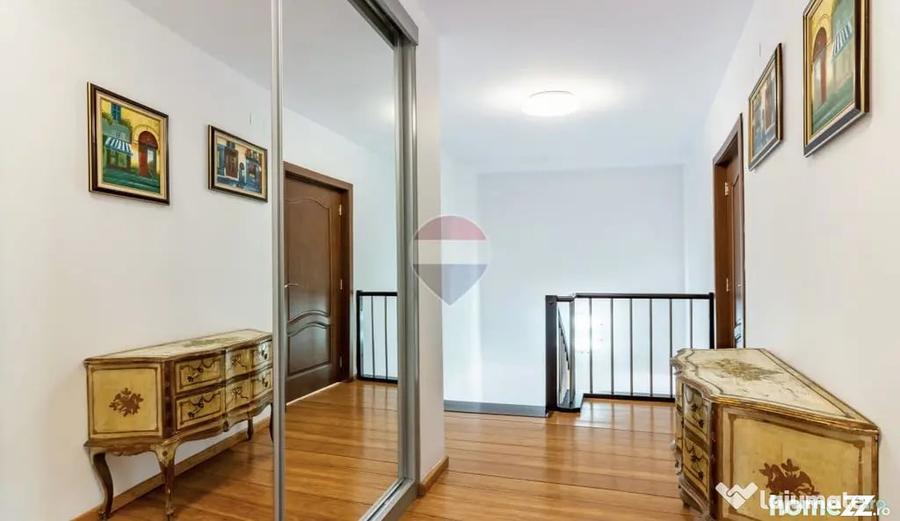 Apartament cu 4 camere decomandat în Unirii