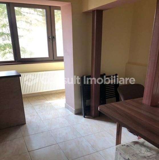 Apartament cu 3 camere semidecomandat, mobilat în Gheorgheni