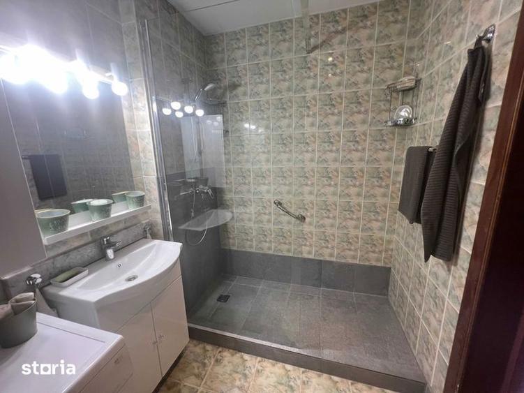 Apartament cu 3 camere semidecomandat în Colentina