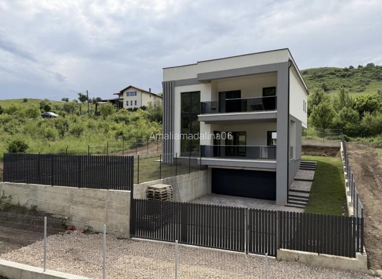 Casa cu 4 camere in Cluj zona Roata Faget