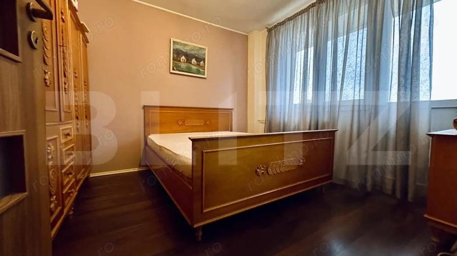 Apartament cu 4 camere decomandat în Decebal