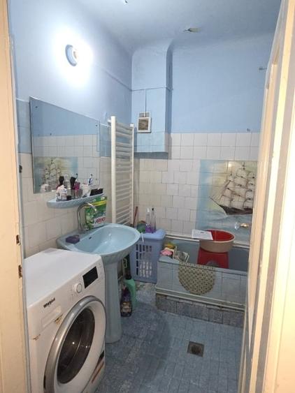 Casă individuală cu 5 camere cu Canalizare în Obor