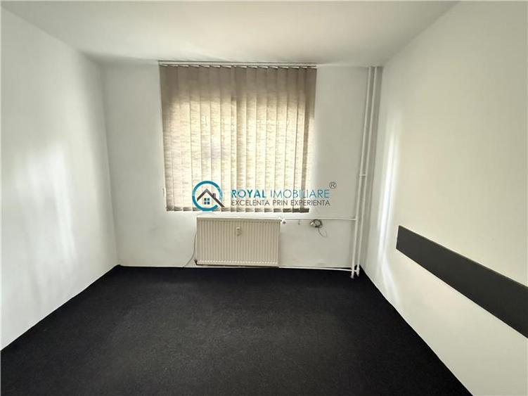 Royal Imobiliare - Vanzare Apartament zona Democratiei