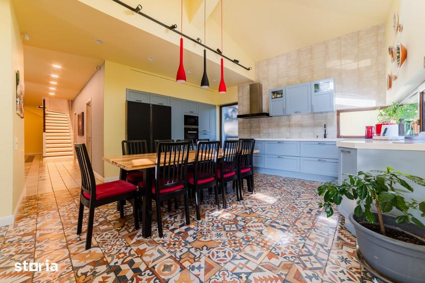 Casă cu 5 camere cu Teren 808 Mp în Dârste