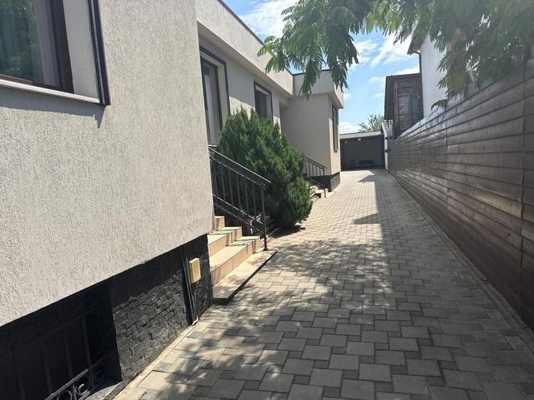 Casă cu 4 camere în Central
