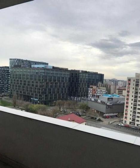 Apartament cu 2 camere semidecomandat, mobilat în Regie