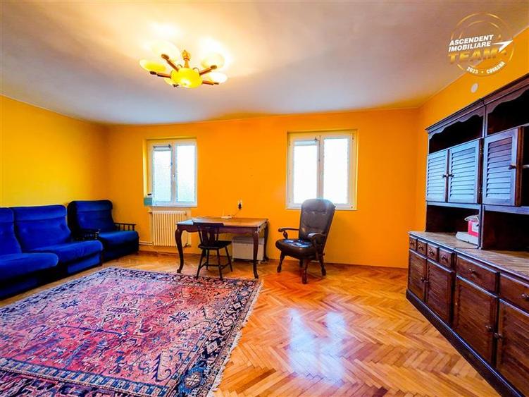 Casă individuală cu 2 camere cu Garaj în Sâncraiu