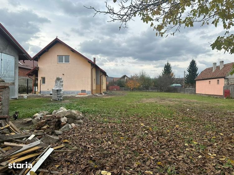 Teren de 2700 mp, în Hărman
