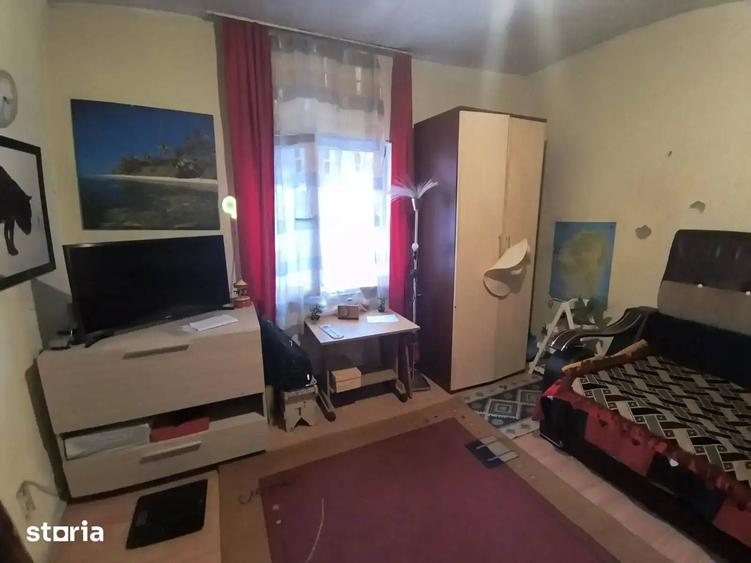 Casă cu 4 camere cu Teren 141 Mp în Grivița