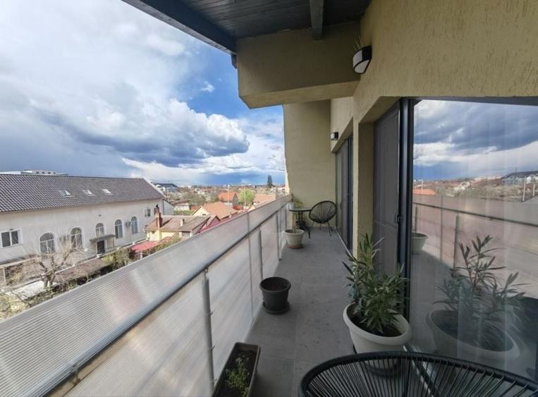Apartament cu 3 camere decomandat în Micălaca
