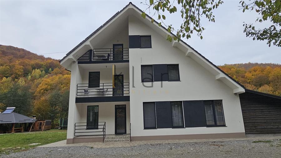 Hotel/Pensiune, de 568 mp, în Valea Drăganului