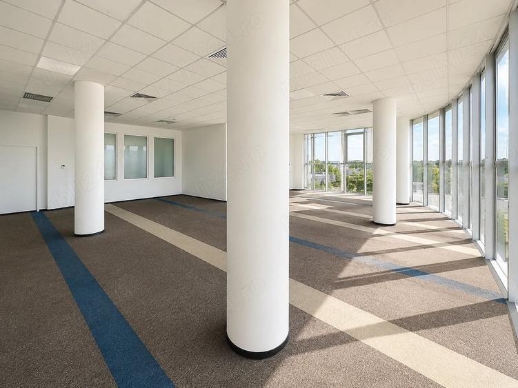 Spațiu comercial, de 300 mp, în Central