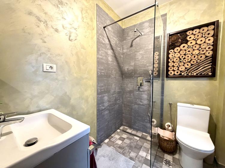 Duplex cu 4 camere cu Teren 320 Mp în Dumbrăvița
