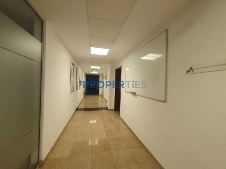 Birou, de 1,800 mp, în Militari