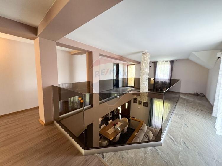 Casă individuală cu 5 camere cu Teren 704 Mp în Borhanci