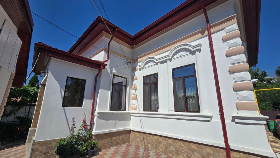 Casă individuală cu 3 camere cu Canalizare în Central