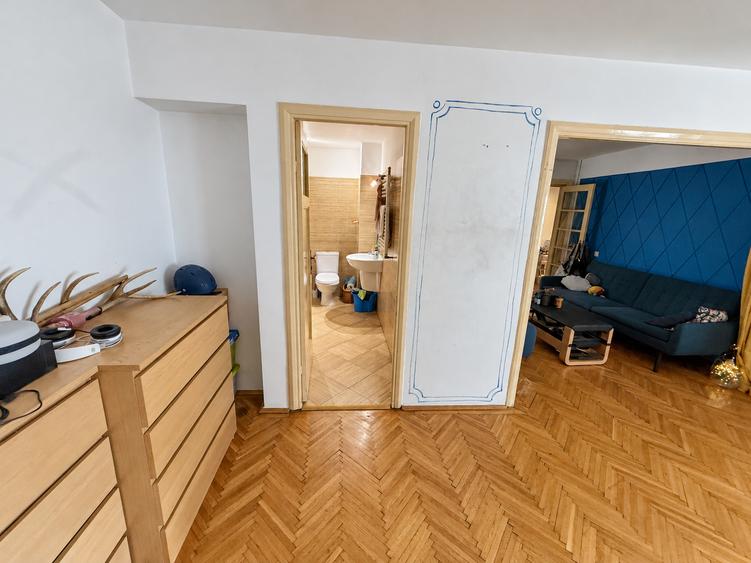 Apartament cu 3 camere semidecomandat în Dorobanți