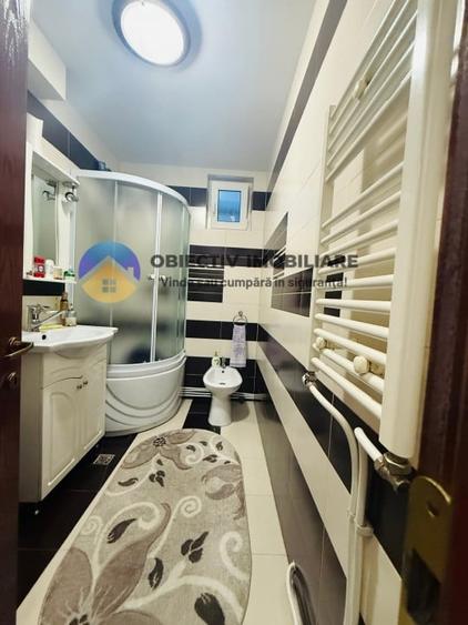 Apartament cu 3 camere decomandat în Calea Romanului