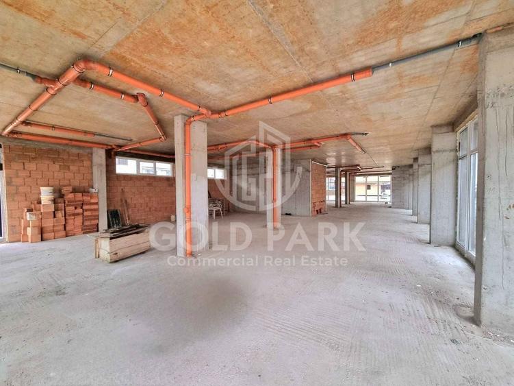 Spațiu comercial, de 160 mp, în Florești