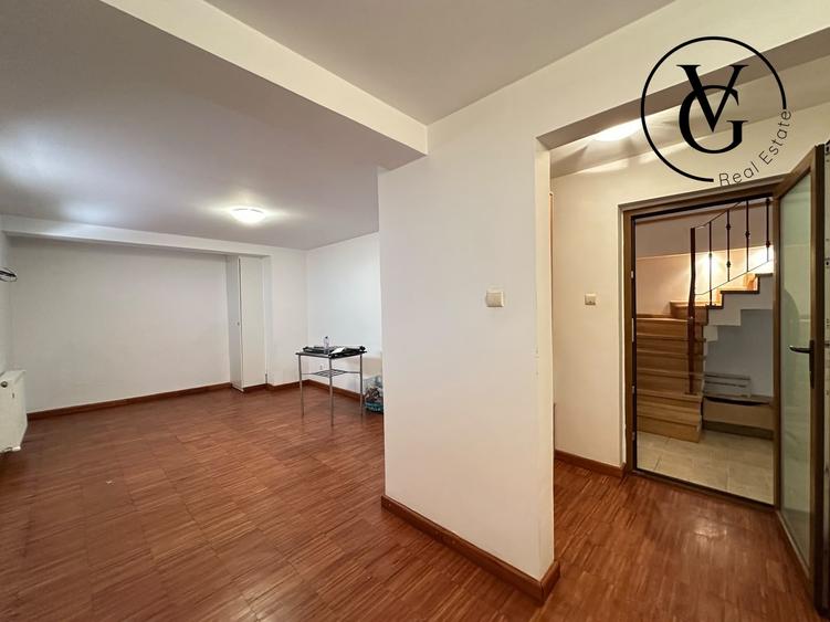 Casă individuală cu 5 camere cu Canalizare în Babadag