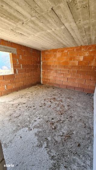 Casă cu Teren 795 Mp în Corbeni