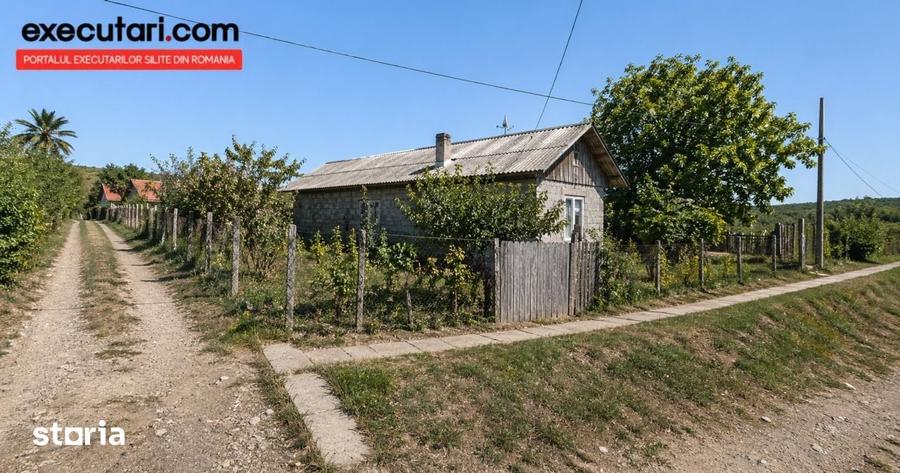 Casa 51 m2 + Teren intravilan - 848 m2, Husi - 7